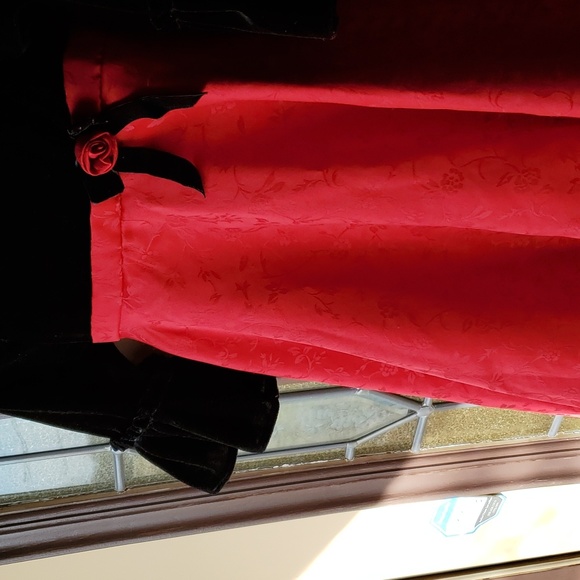 Gorgeous Girls Dress - Picture 6 of 8